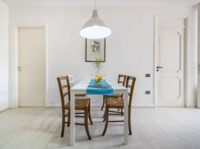 Urbane apartment in the centre of Procida with balcony
